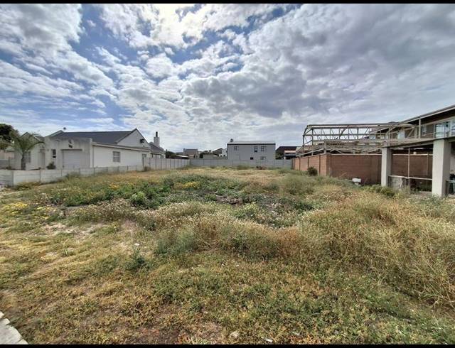 LAND FOR SALE IN BRITANNIA BAY